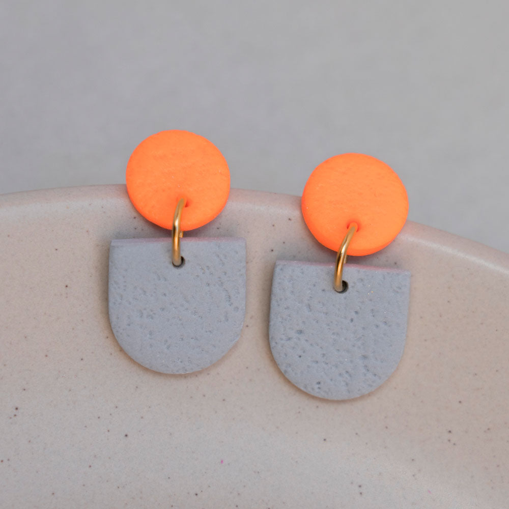 Ohrringe "Color Pop" - "Neonorange" & "Betongrau" - Rundbogen