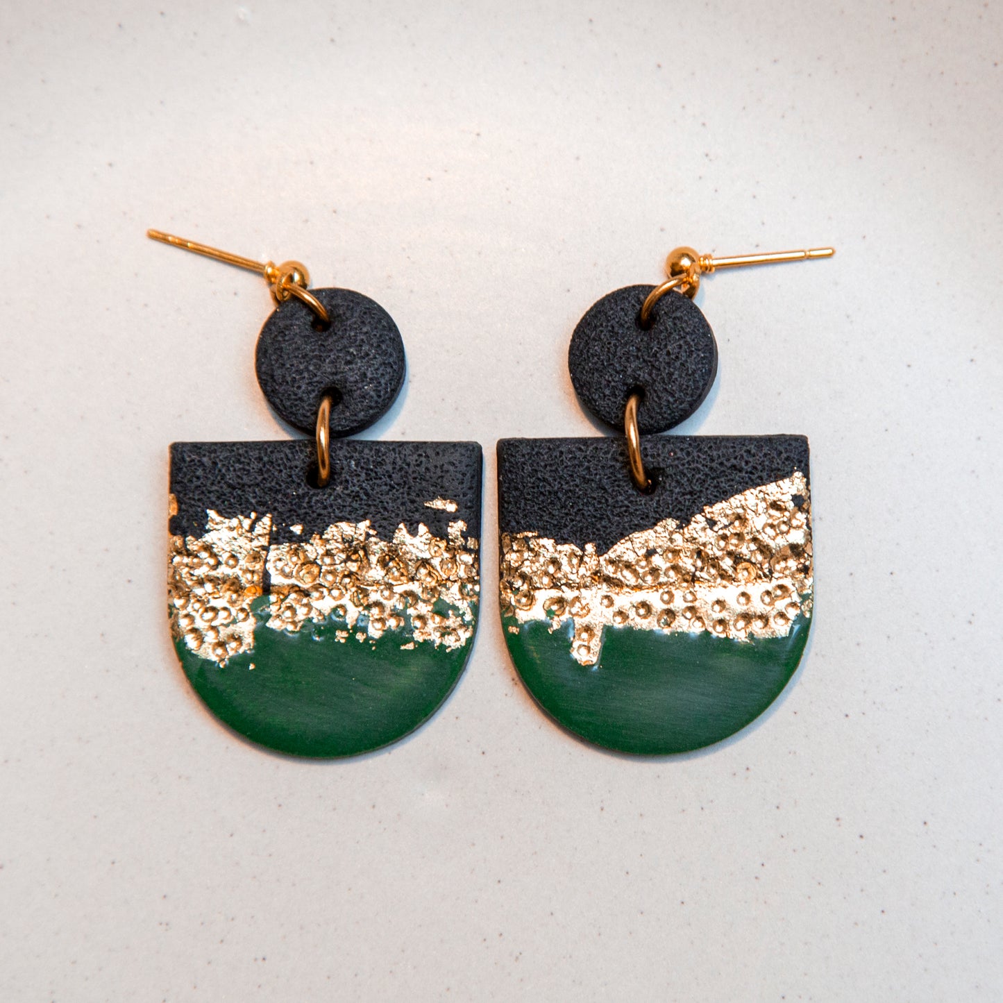 Ohrringe "Goldener Schnitt III" Hammerschlag-Effekt, grün