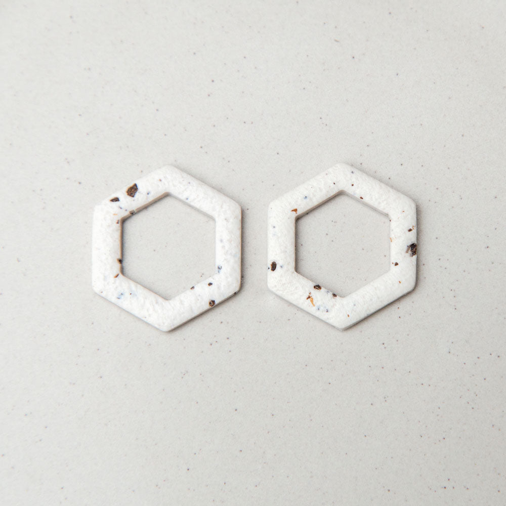 "Beige Brew" mit echtem Kaffee - Hexagon Anhänger - Mix & Match