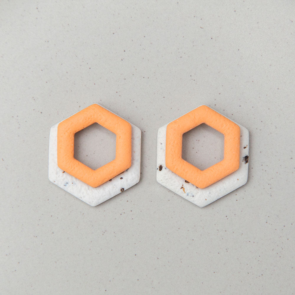 "Beige Brew" mit echtem Kaffee - Hexagon Anhänger - Mix & Match