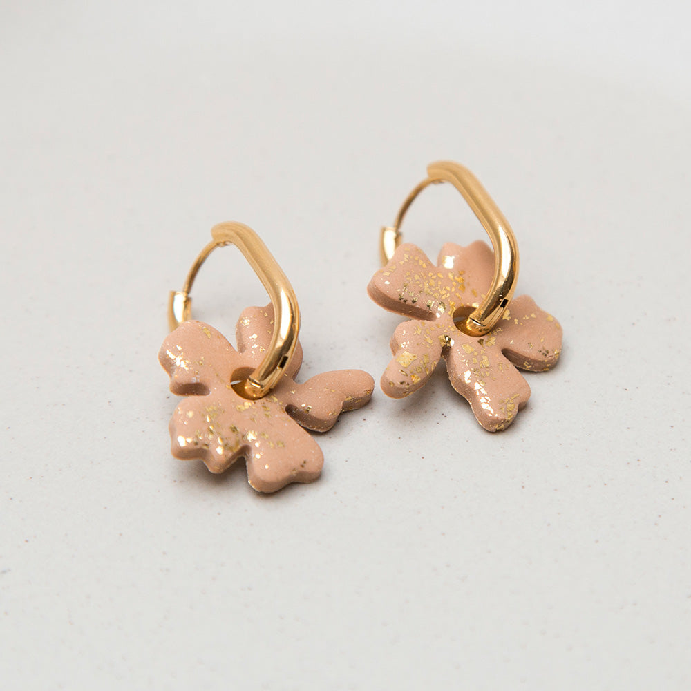 Ohrringe "Chunky Bloom" ✿ Haselnuss goldfarbene Akzente
