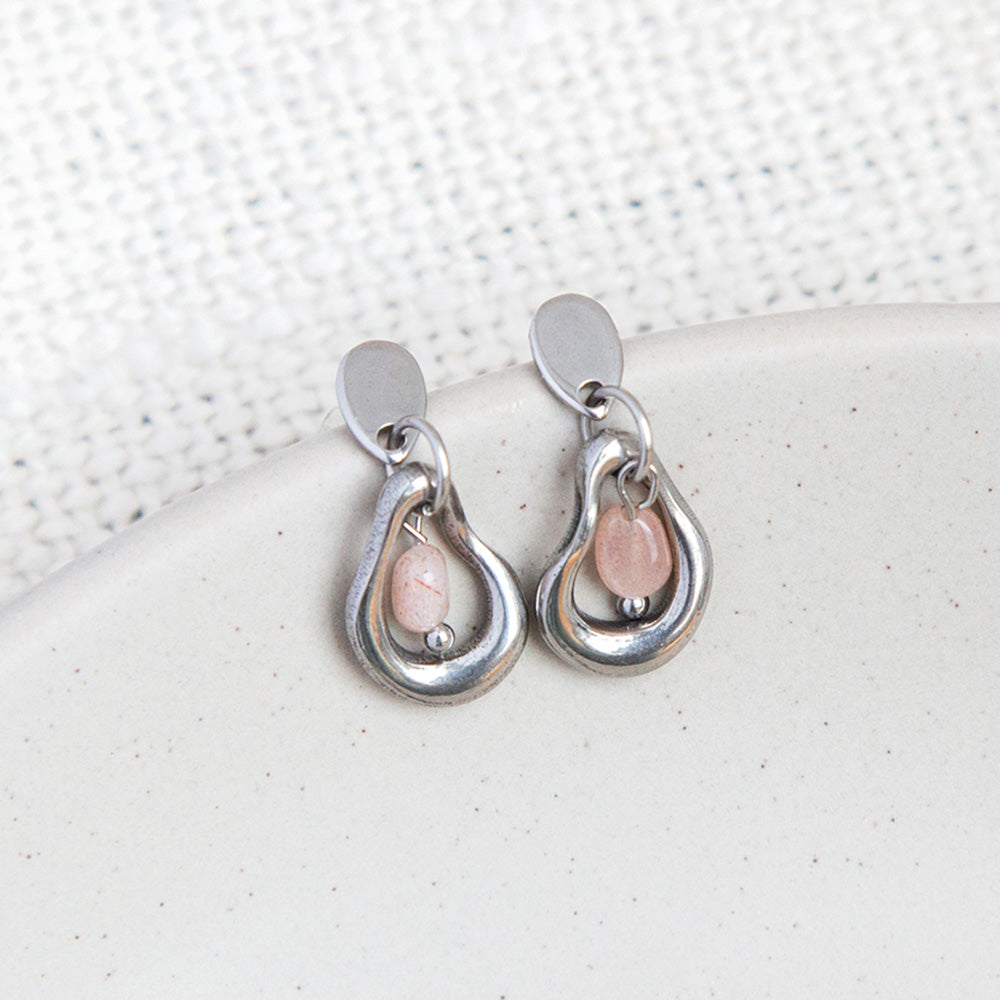 Ohrringe - organisch - mit roten Natursteinen