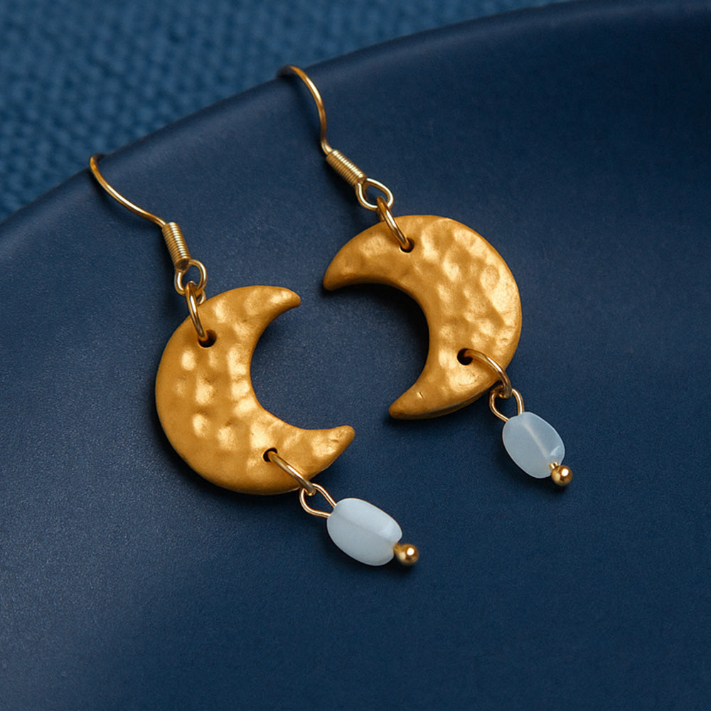 Ohrringe "Celestial" mit weißem Naturstein - goldfarben
