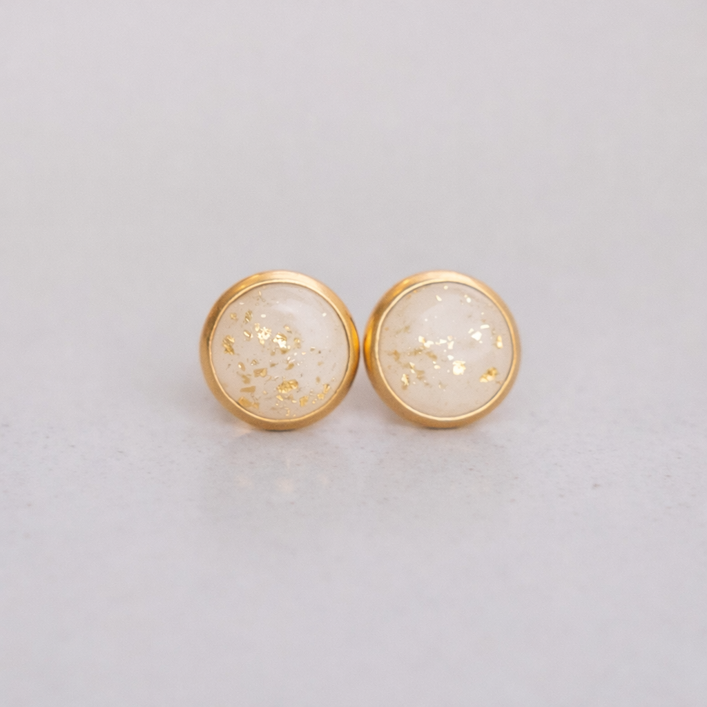 Set aus Kette & Ohrringsteckern - Sand mit goldfarbenen Flakes