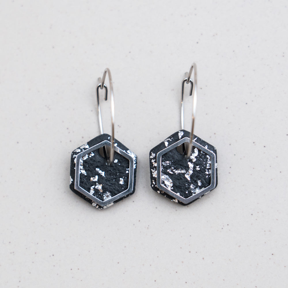 Ohrringe Creolen "Hexa" - Tiefschwarz, silberfarben