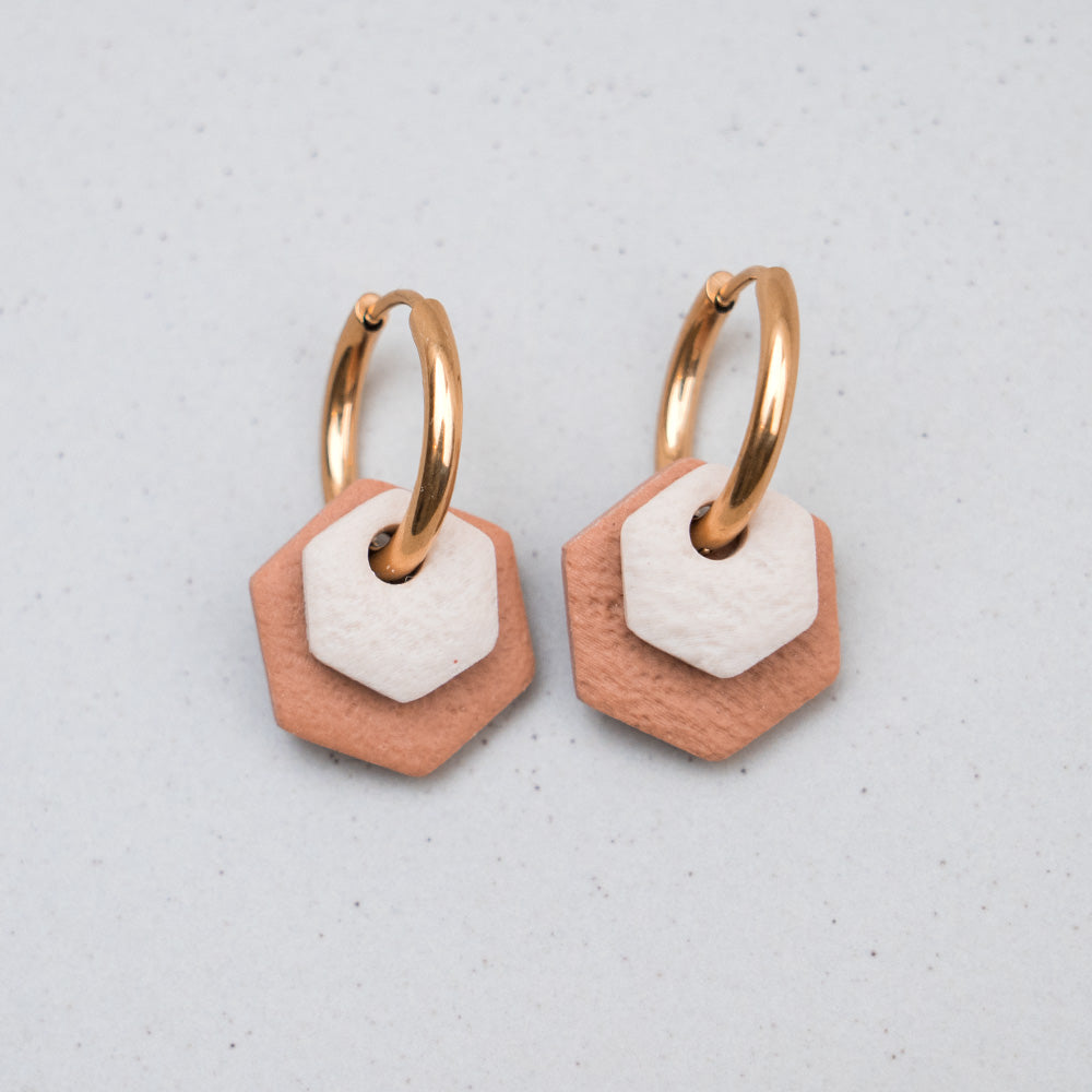 Creolen "Hexa Fine" in Sand & Haselnuss