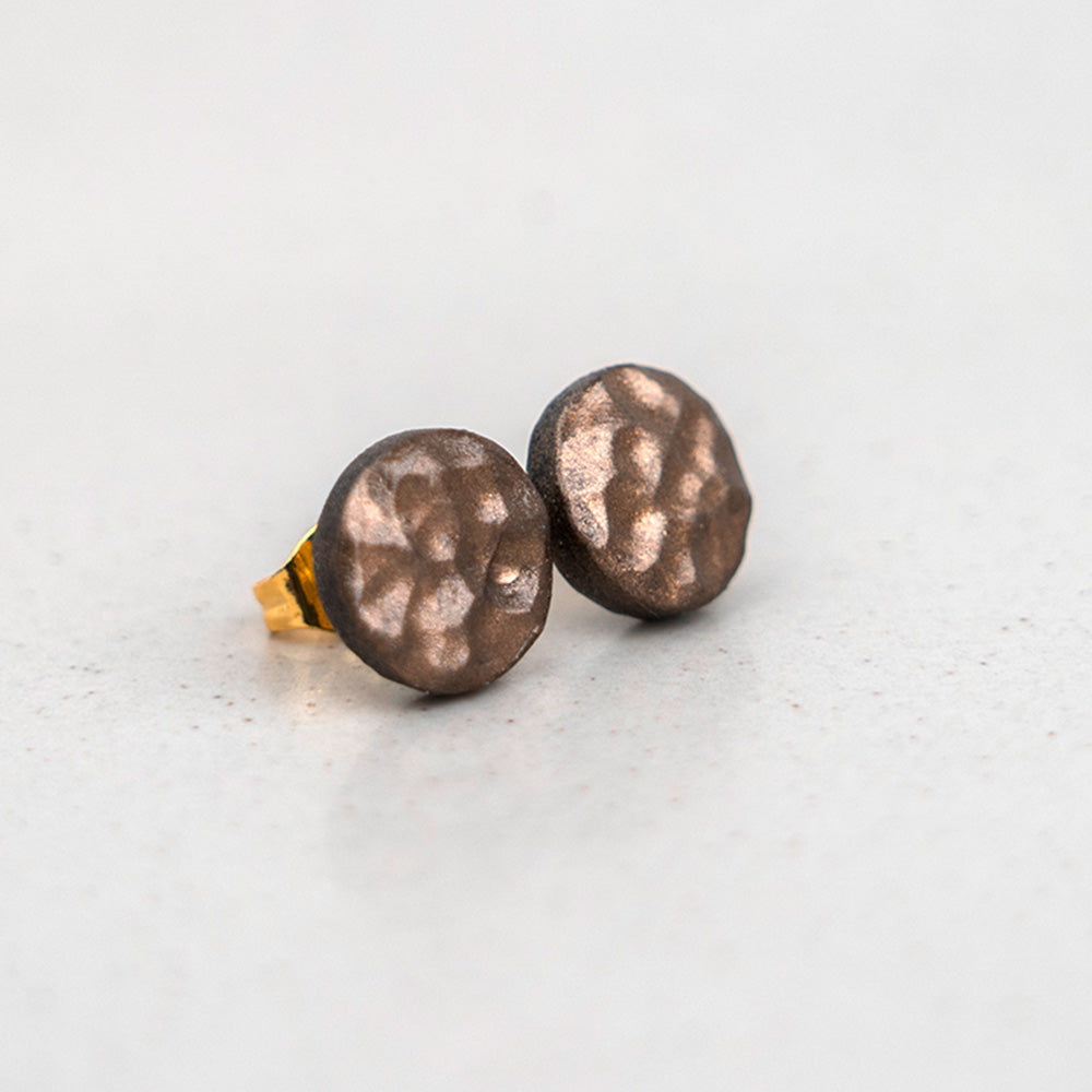 Ohrringe "Pure Dots" Bronze mit Hammerschlag-Effekt