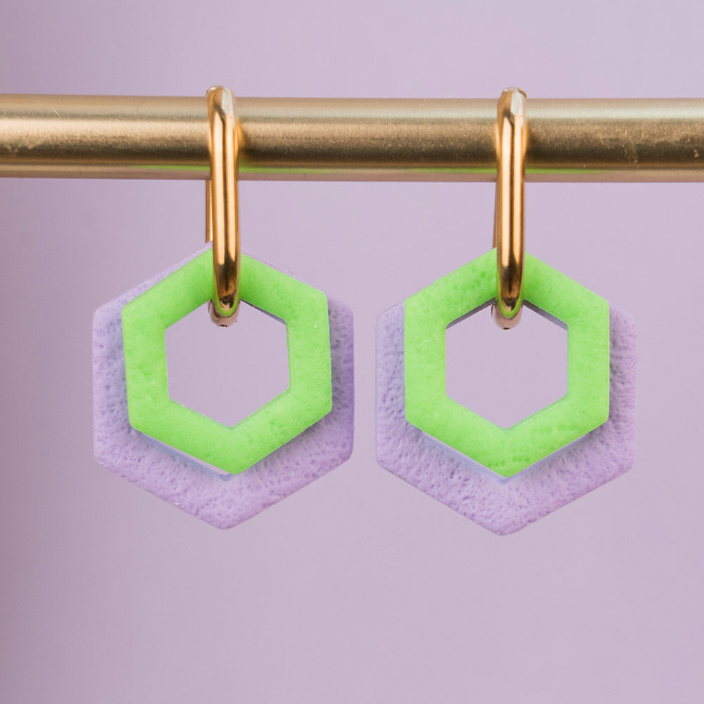 Creolen "Hexa Bold" in Flieder & Neongrün - Hexagon