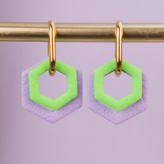 Creolen "Hexa Bold" in Flieder & Neongrün - Hexagon