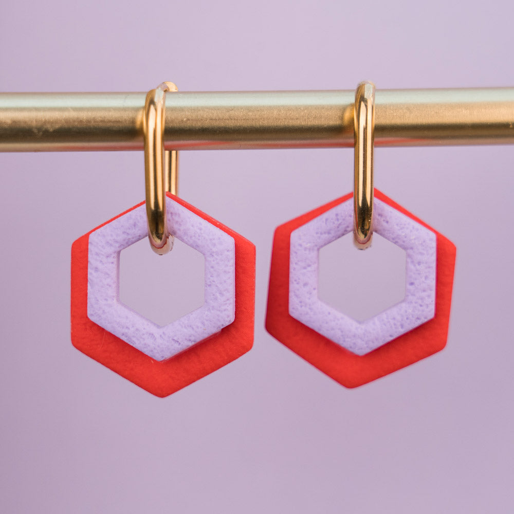 Creolen "Hexa Bold" in Flieder & Klatschmohnrot - Hexagon