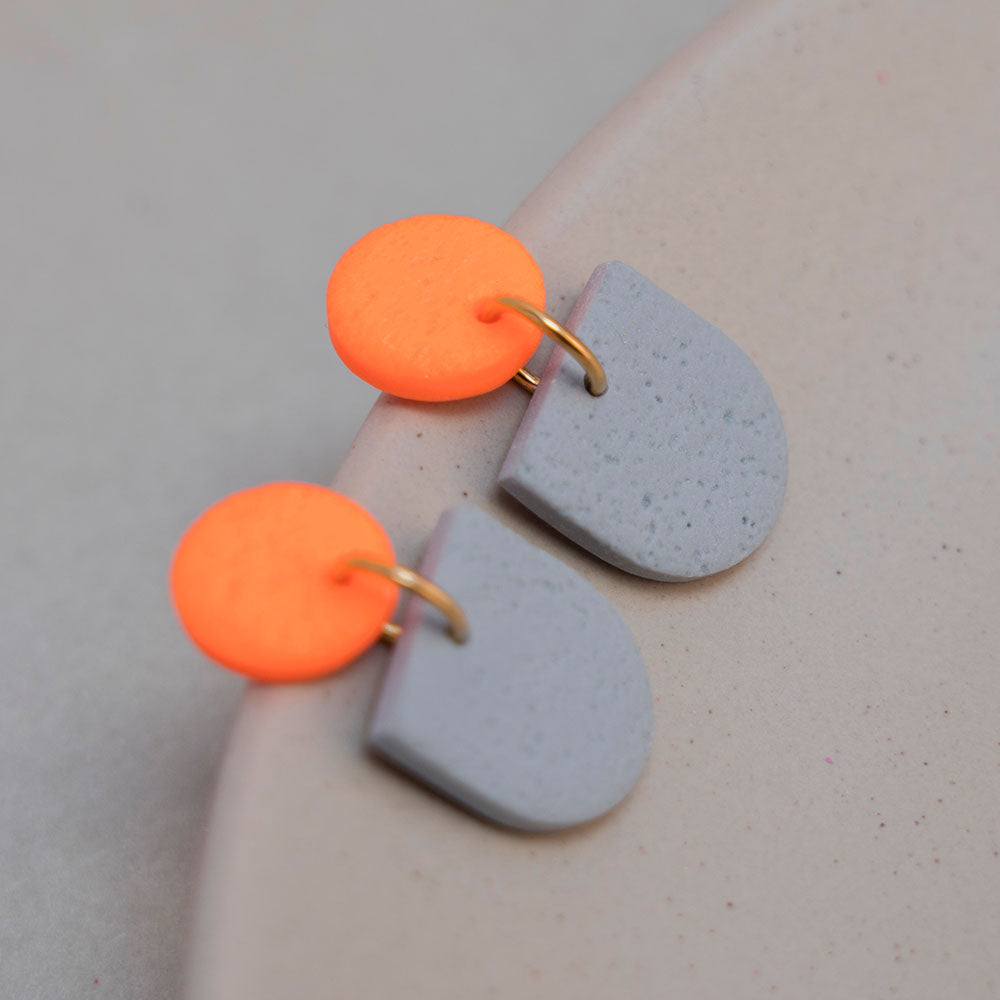 Ohrringe "Color Pop" - "Neonorange" & "Betongrau" - Rundbogen