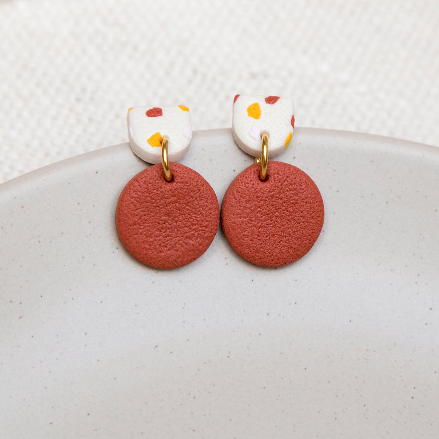 Ohrringe Stecker Terrazzo bunt rotbraun rund