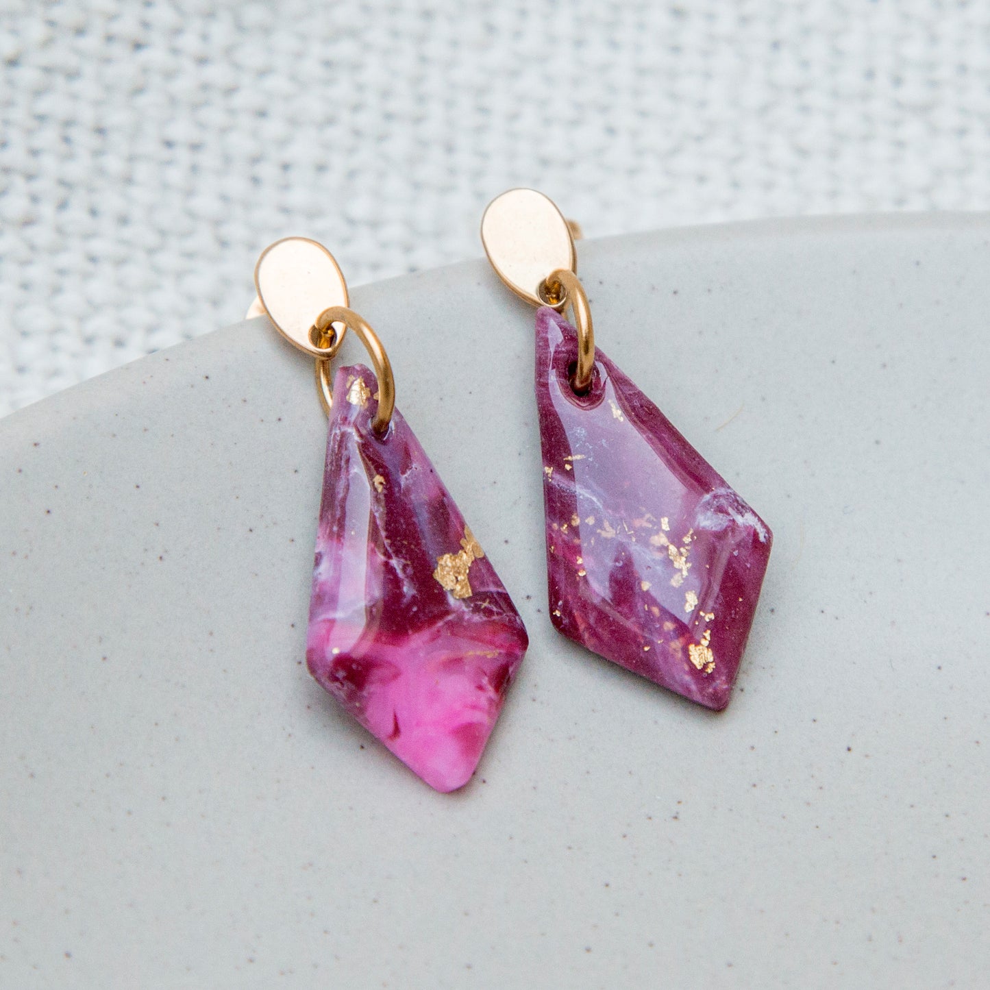 Ohrringe  "Zauberglöckchen" IV Raute - Stecker - magenta pink