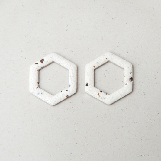 "Beige Brew" mit echtem Kaffee - Hexagon Anhänger - Mix & Match