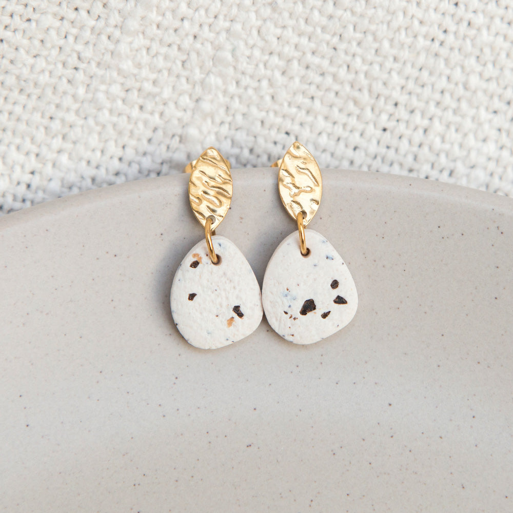 Ohrringe "Beige Brew" mit echtem Kaffee