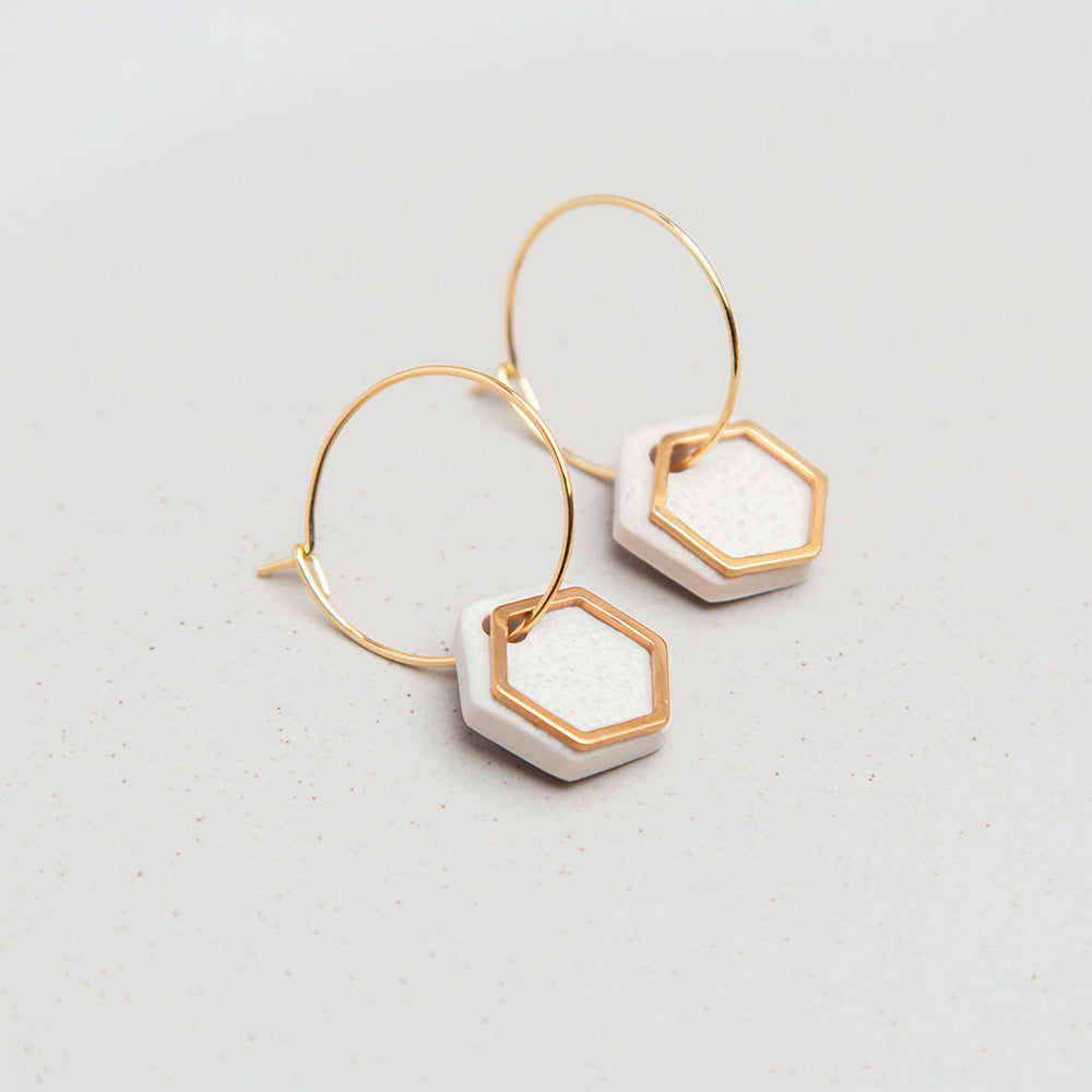 Ohrringe Creolen "Hexa" - Sand