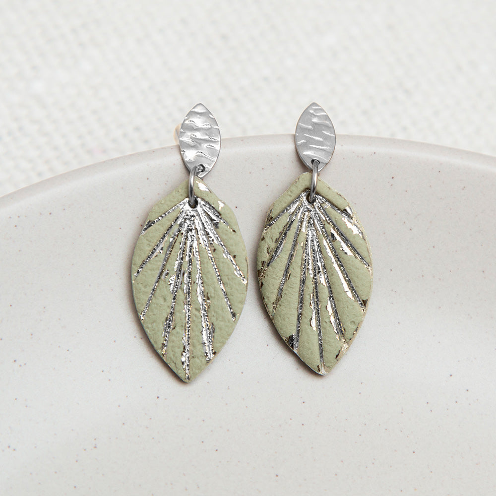 Ohrringe "Silver Leaf Blush" Salbeigrün