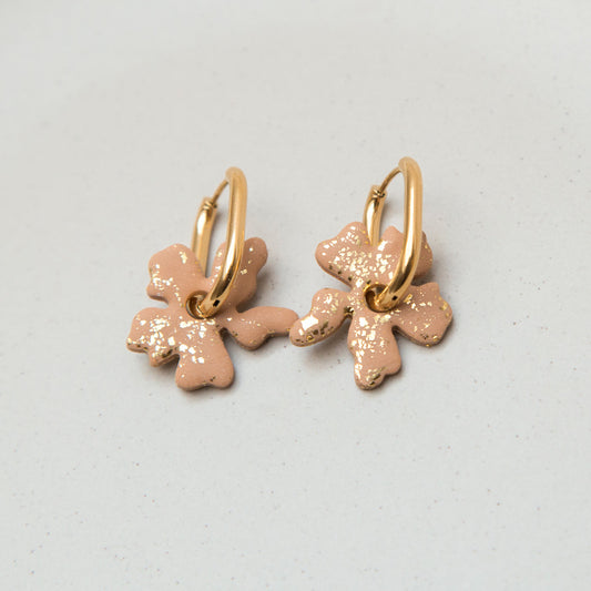 Ohrringe "Chunky Bloom" ✿ Haselnuss goldfarbene Akzente