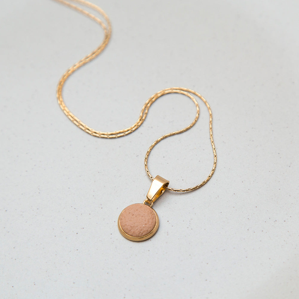 Kette - "Pure Dots" Haselnuss- goldfarben