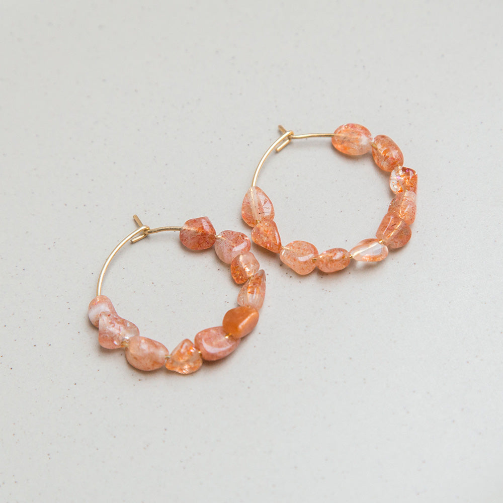 Ohrringe Creolen mit rötlichen Natursteinen