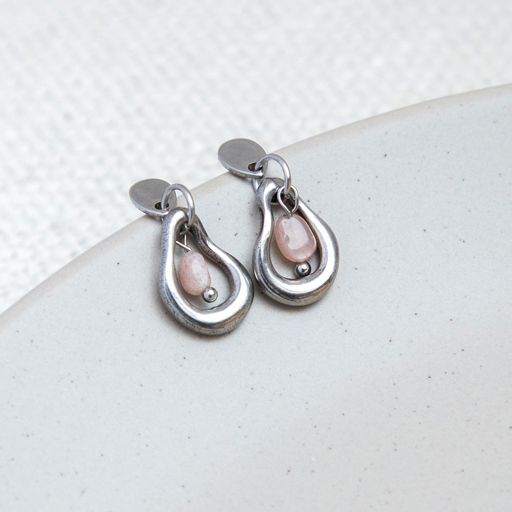 Ohrringe - organisch - mit roten Natursteinen