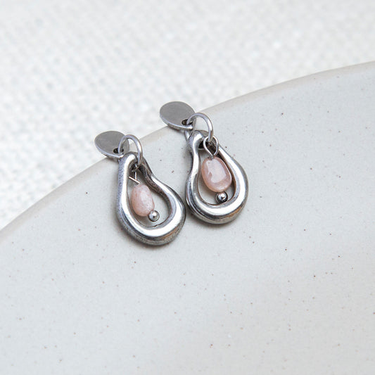 Ohrringe - organisch - mit roten Natursteinen