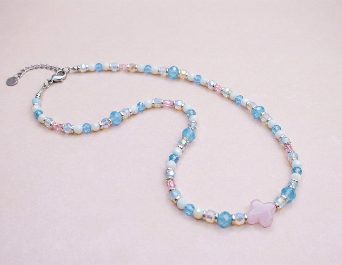 Halskette – MADAME CHANCE SIGNATURE mit rosa Glücksklee & Opal-Elementen